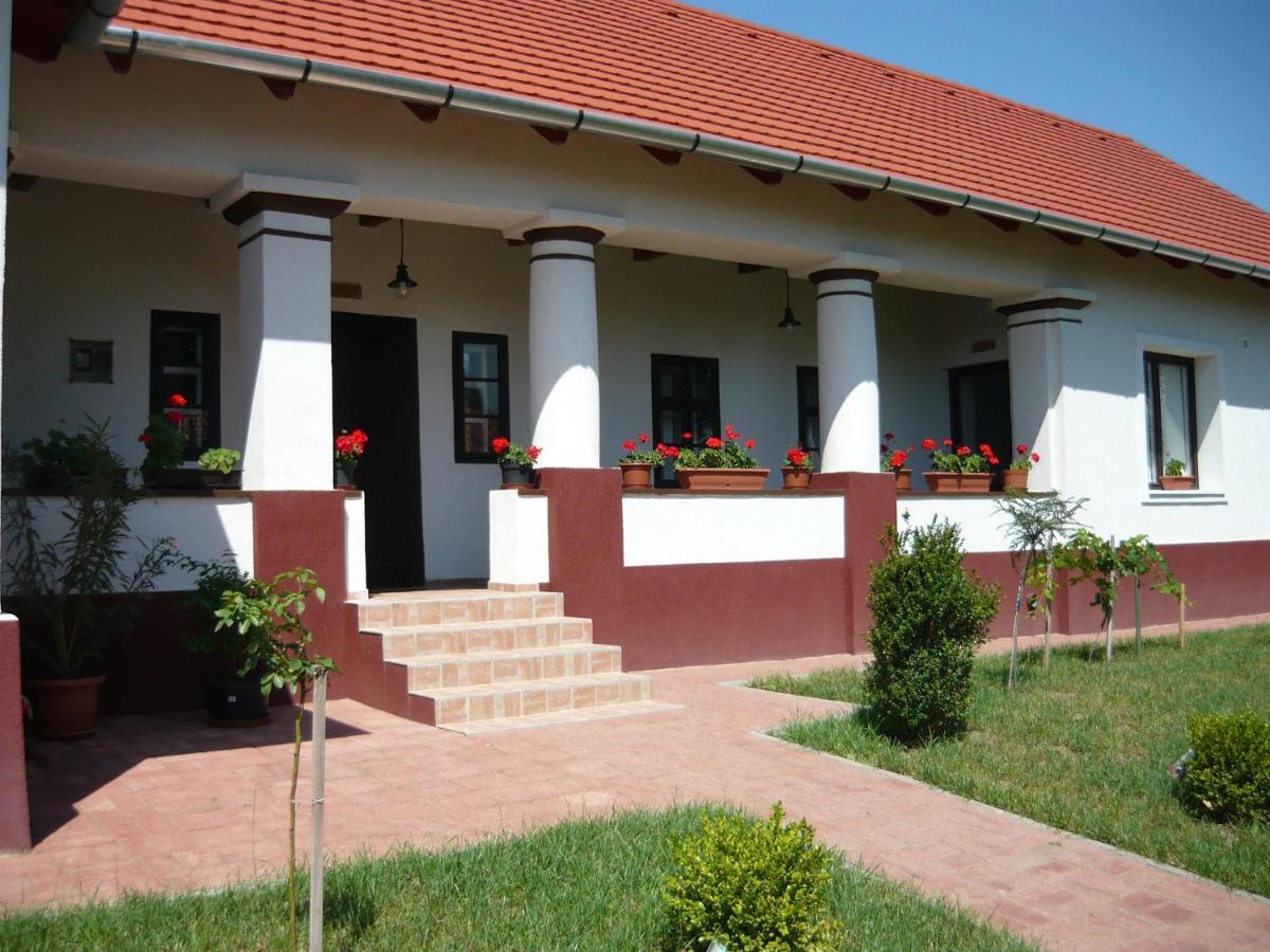 Álmosdi Tópart Vendégház Exterior foto